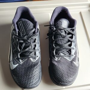 Nike Mens Black and Gray Sneakers